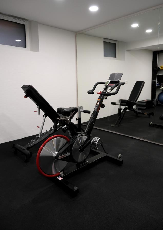 Apartments Emona Free Parking & Gym Любляна Экстерьер фото
